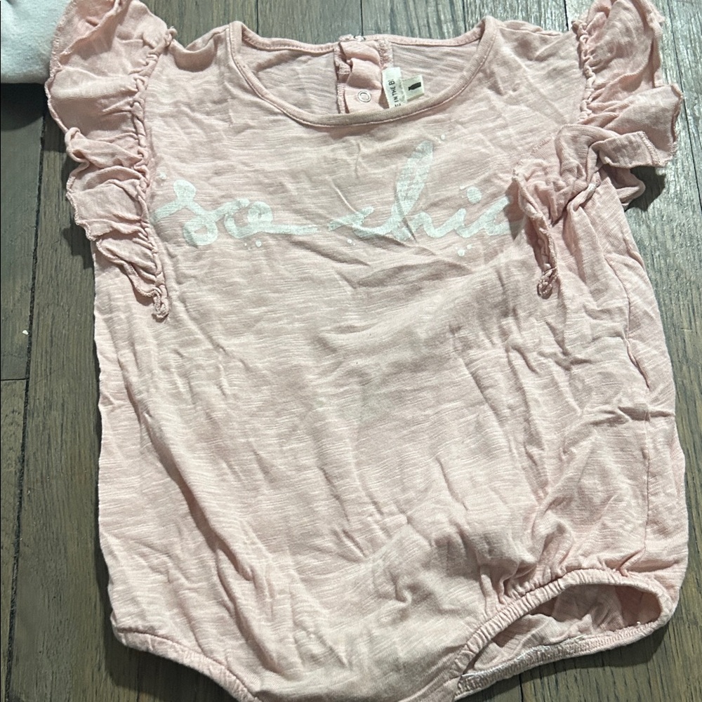Message in the bottle “so chic” Pink Ruffled baby romper 24m